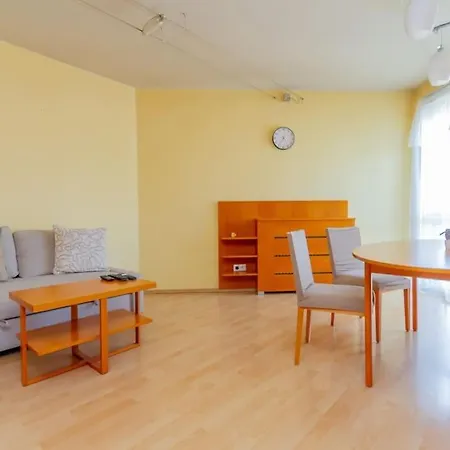 Akvarell House Ac/free Parking Apartament