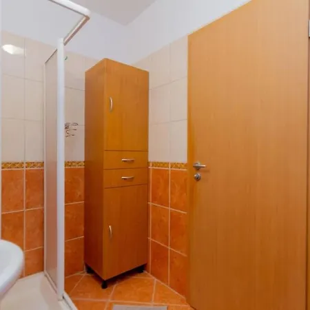 Akvarell House Ac/free Parking Apartment