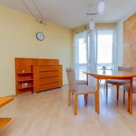 Akvarell House Ac/free Parking Apartment
