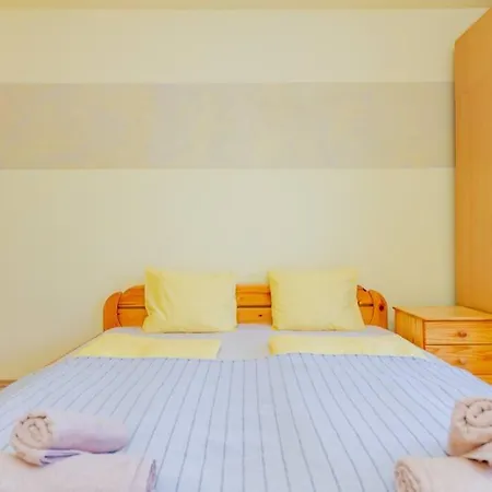 Apartment Akvarell House Ac/free Parking